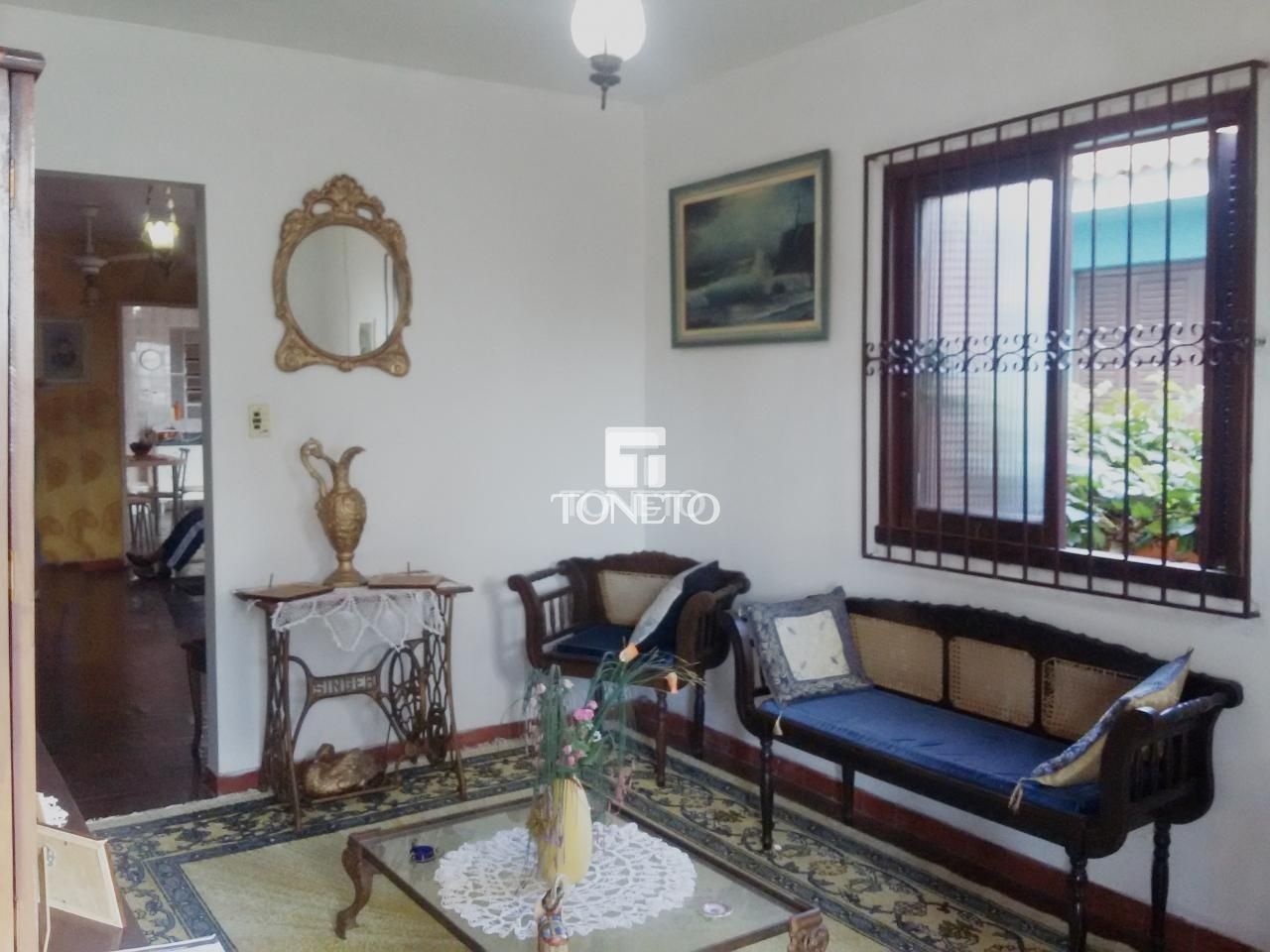 Casa à venda com 6 quartos, 280m² - Foto 1