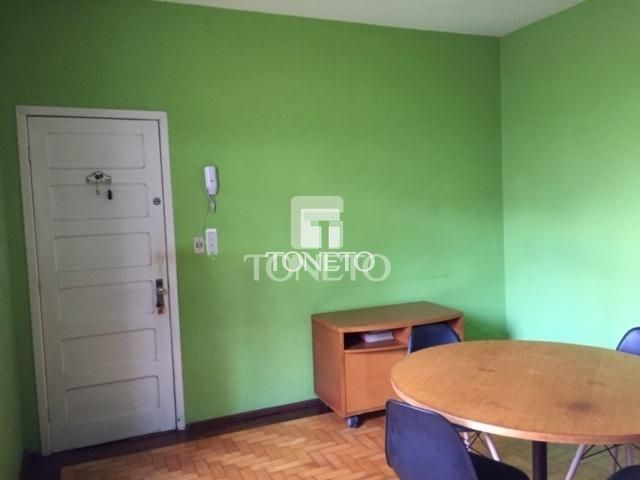 Apartamento à venda com 3 quartos, 104m² - Foto 2