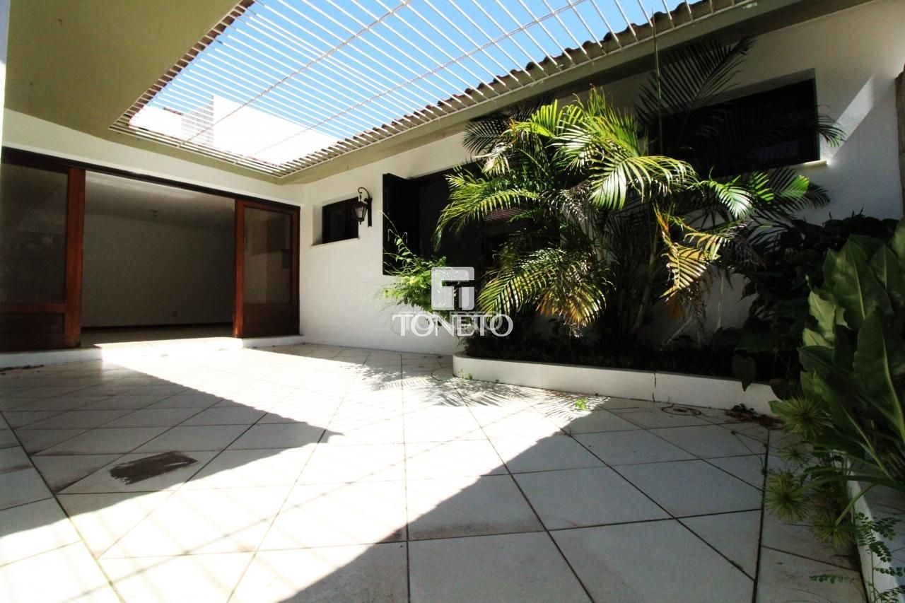 Casa à venda com 3 quartos, 455m² - Foto 2