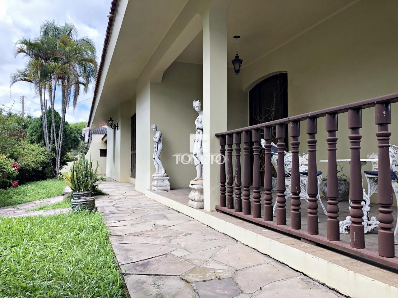 Casa à venda com 6 quartos, 750m² - Foto 2