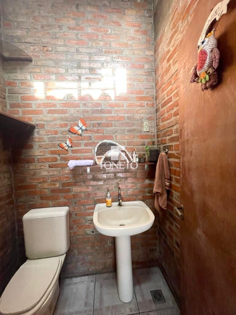 Casa à venda com 2 quartos, 176m² - Foto 4