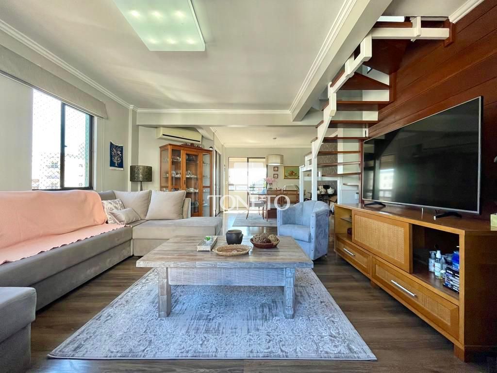 Cobertura, 3 quartos, 261 m² - Foto 1