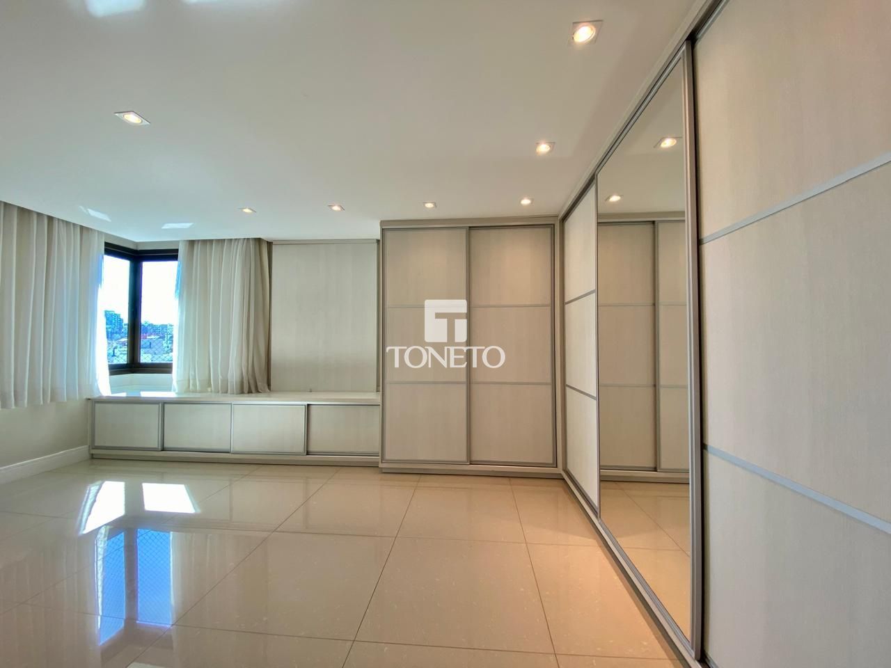 Apartamento à venda com 3 quartos, 239m² - Foto 12