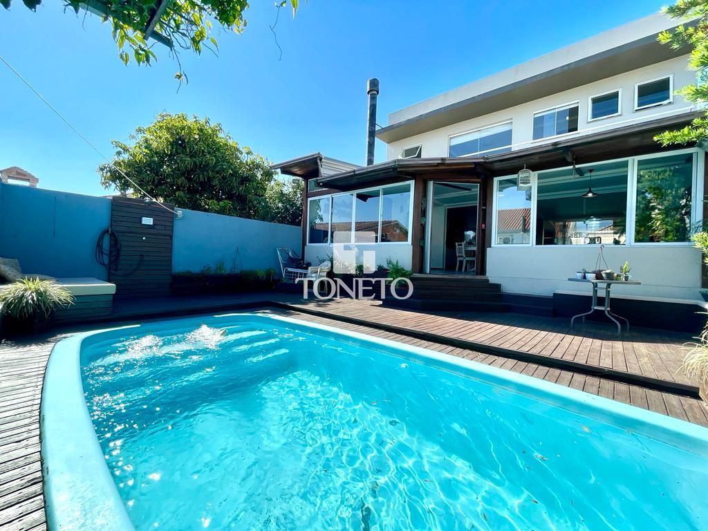 Casa, 4 quartos, 212 m² - Foto 1