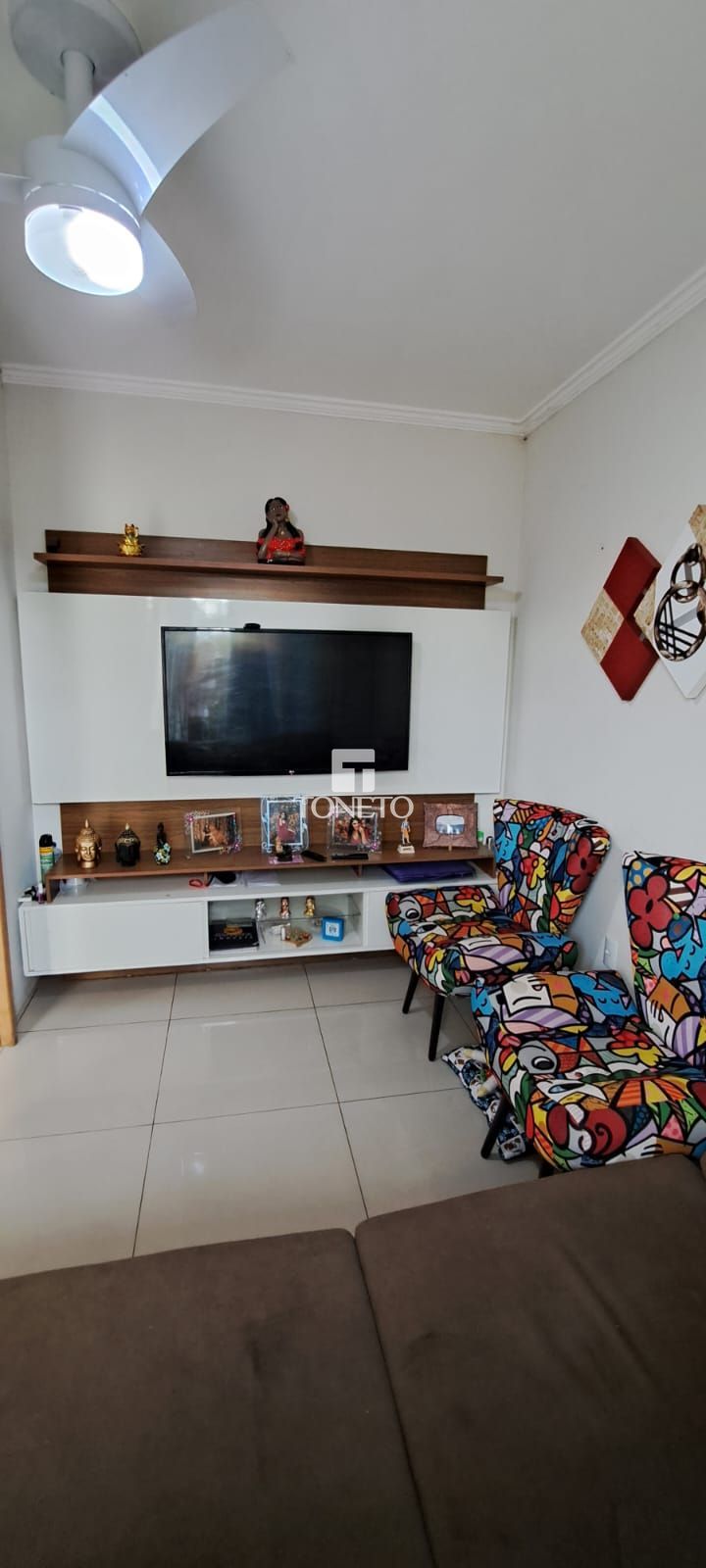 Casa à venda com 2 quartos, 52m² - Foto 2