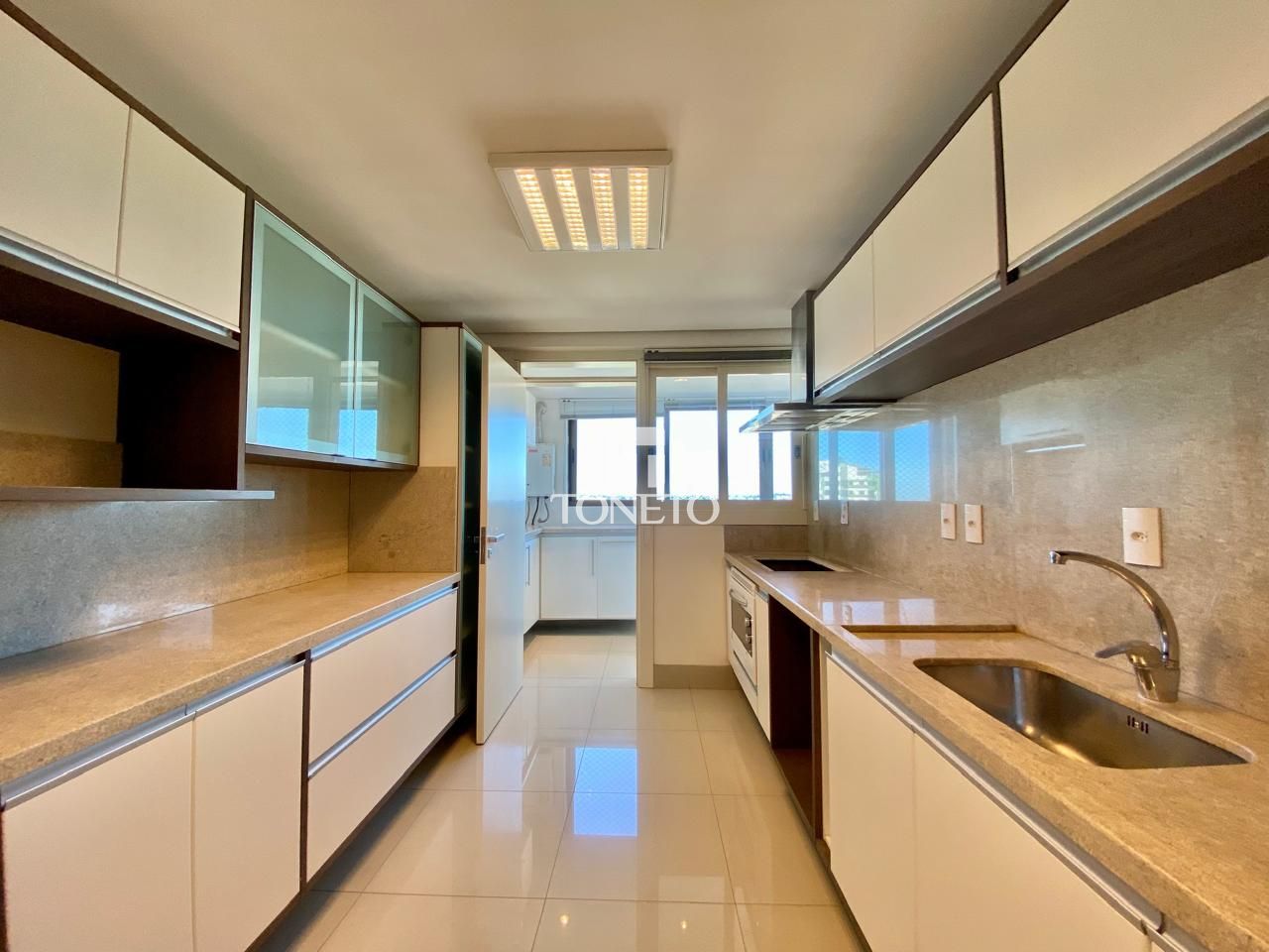 Apartamento à venda com 3 quartos, 239m² - Foto 6