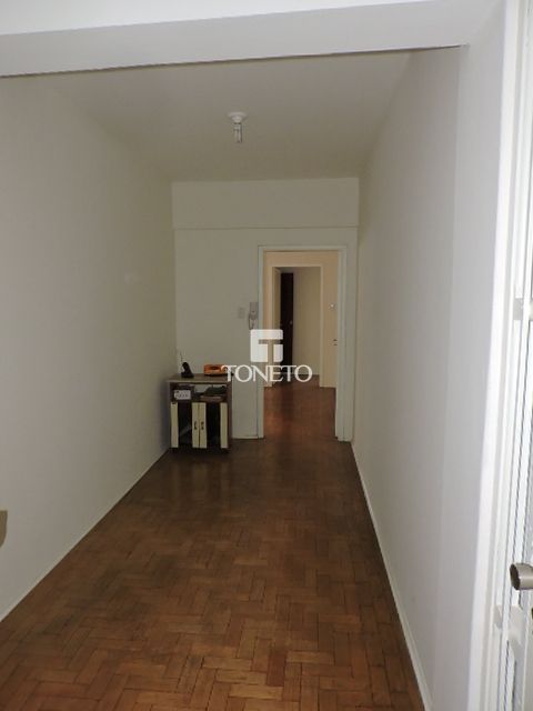 Apartamento à venda com 3 quartos, 179m² - Foto 2