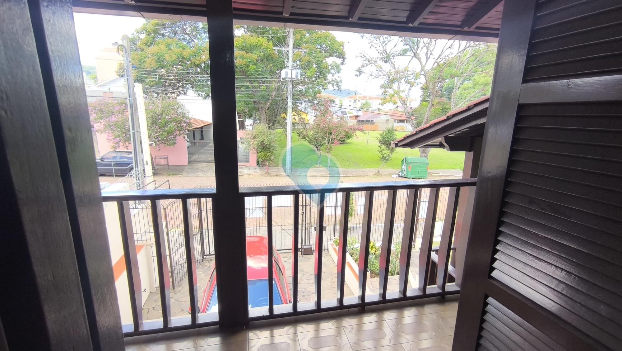 Casa em Rua Pastor Laechler, Santo Inácio, Santa Cruz do Sul - RS