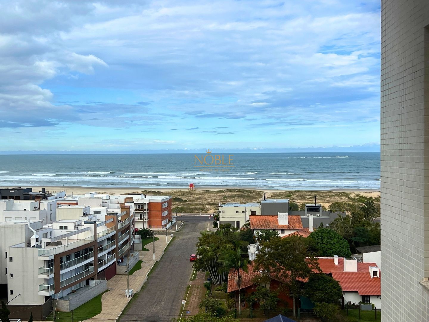 Apartamento com 180m², 3 dormitórios, 1 suíte, 2 vagas no Debret em Torres para Comprar