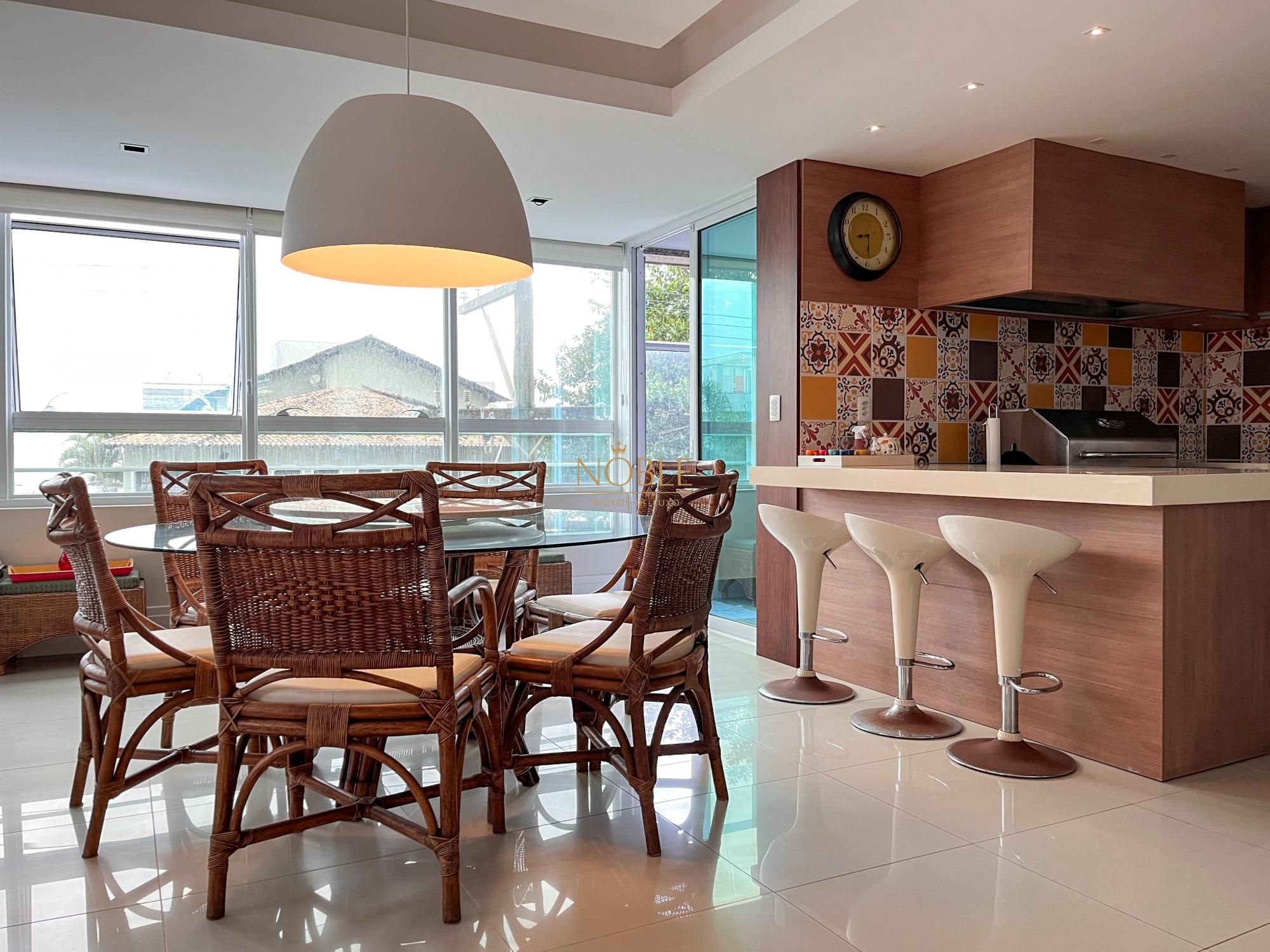 Apartamento com 203m², 3 dormitórios, 3 suítes, 2 vagas no Costa Azurra em Torres para Comprar