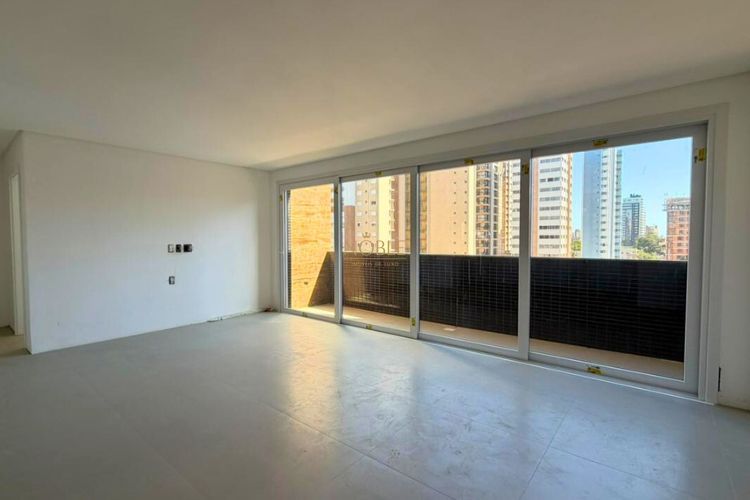 Apartamento com 98m², 2 dormitórios, 2 suítes no Punta Del Sole em Torres para Comprar