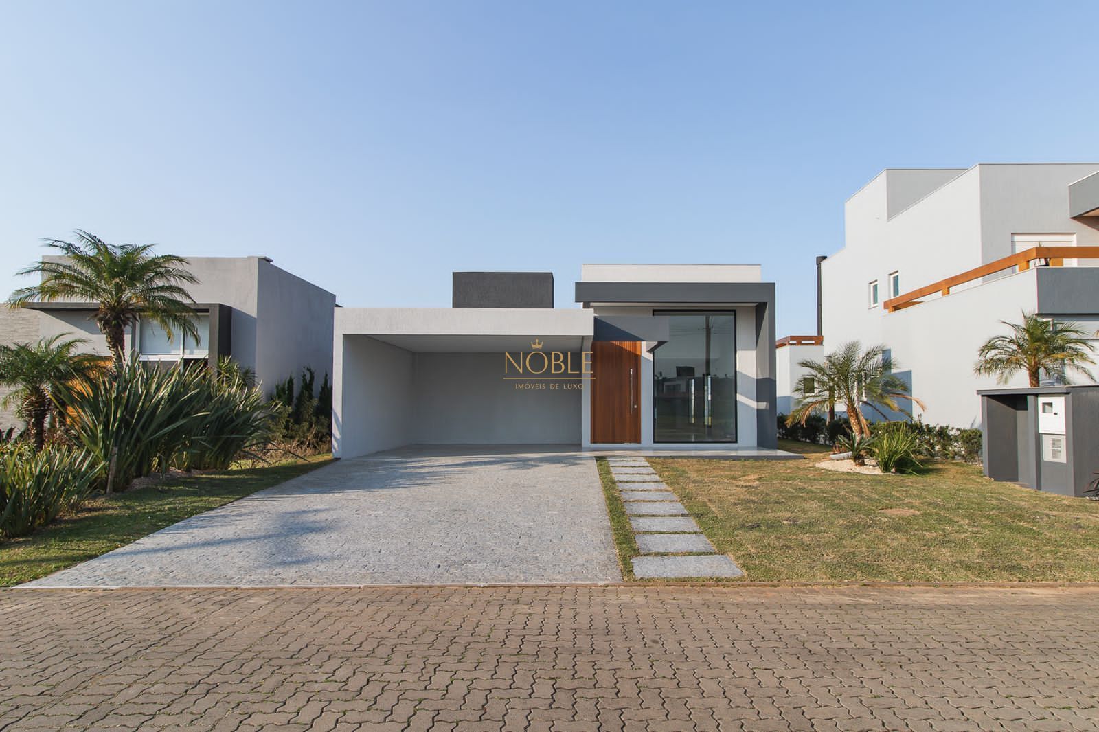 Casa de Condomínio com 188m², 3 dormitórios, 3 suítes, 2 vagas no Reserva das Águas em Torres para Comprar