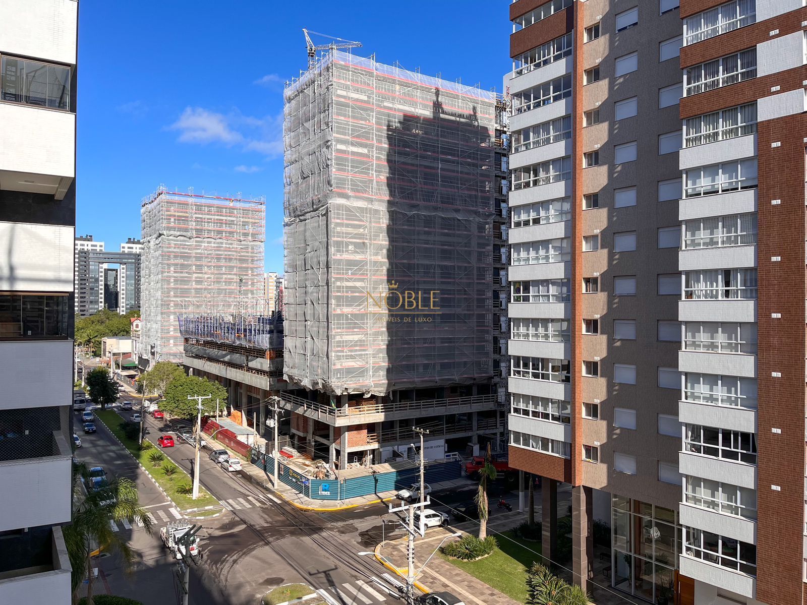 Apartamento com 80m², 2 dormitórios, 1 suíte, 1 vaga no Opportunity em Torres para Comprar