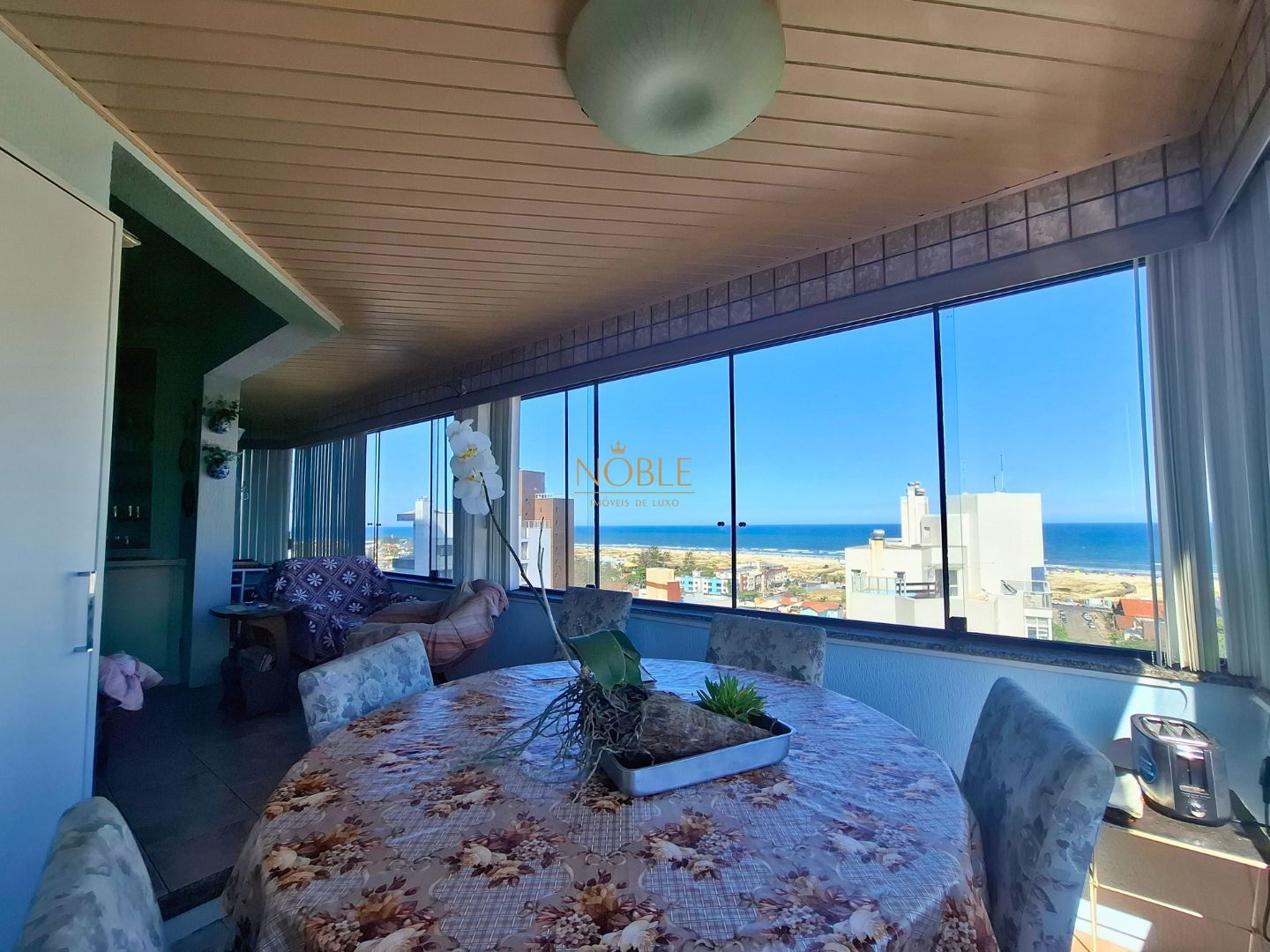 Apartamento com 98m², 3 dormitórios, 1 suíte, 3 vagas no Metropolitan em Torres para Comprar