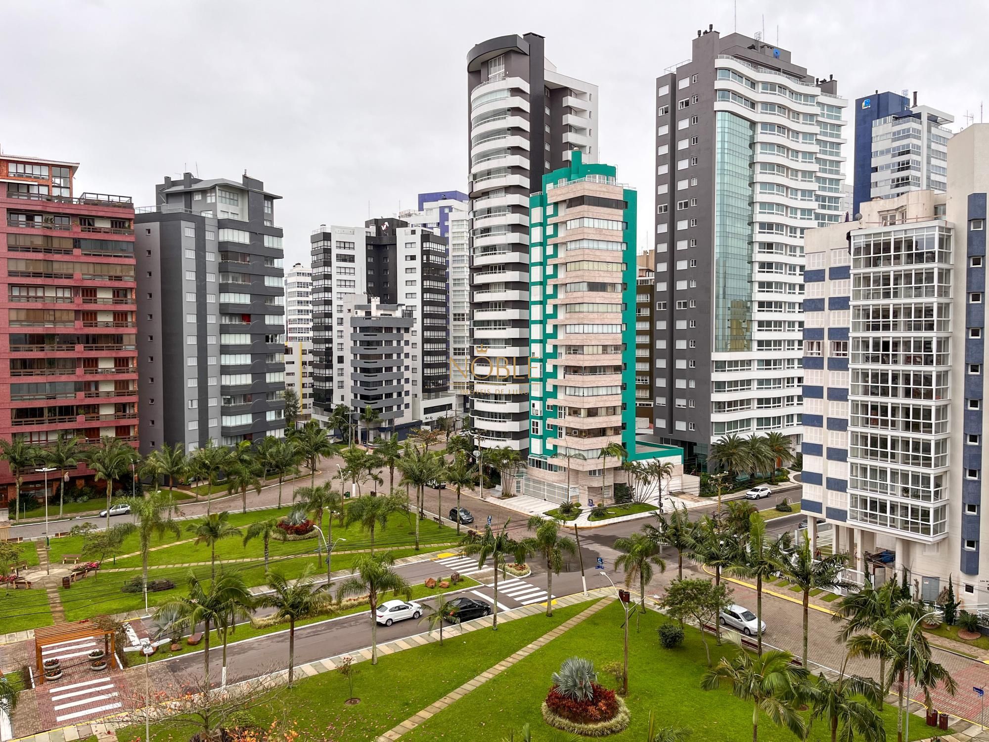 Apartamento com 150m², 3 dormitórios, 1 suíte, 2 vagas no Pousada do Sol em Torres para Comprar