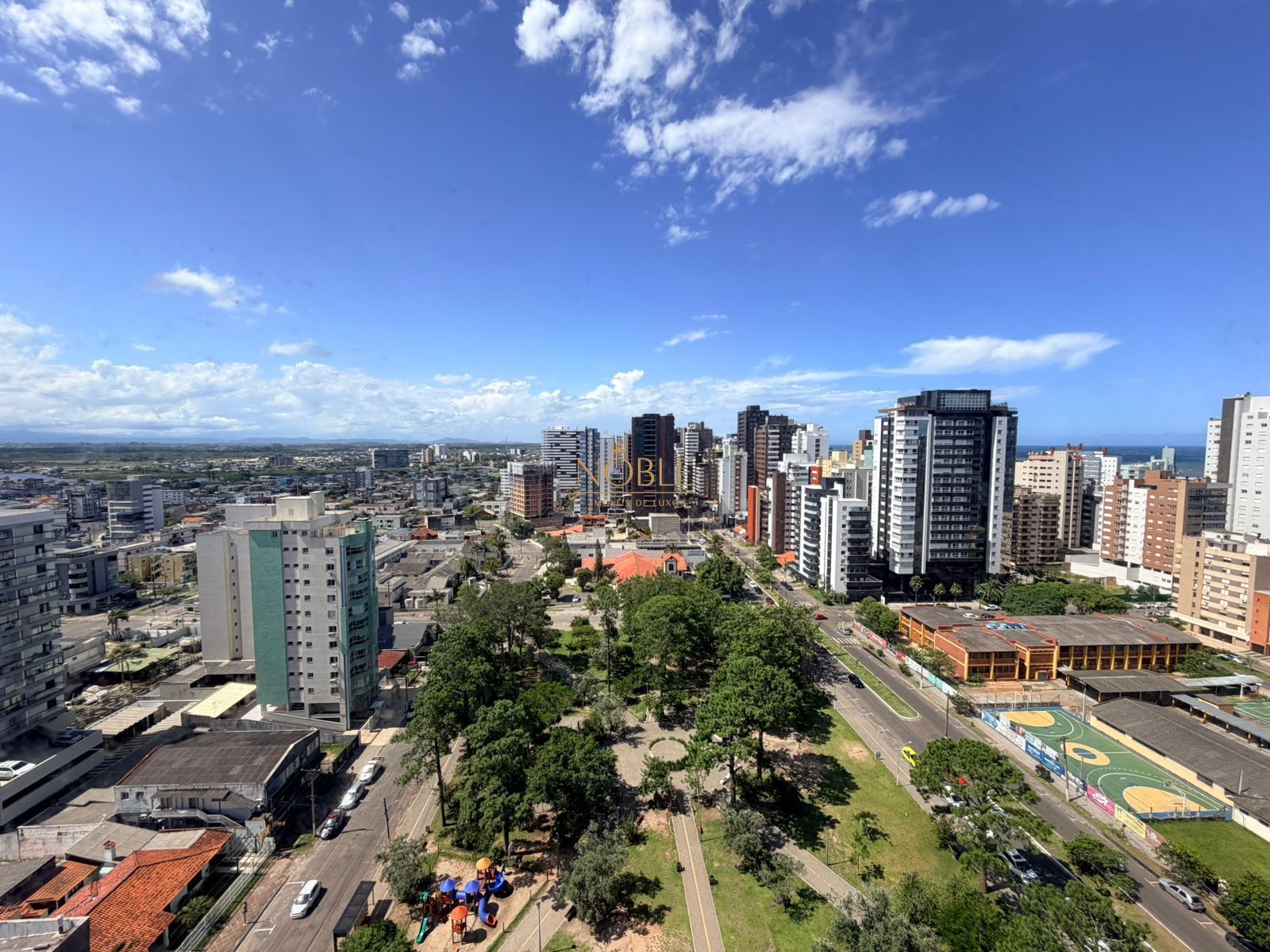 Apartamento com 79m², 2 dormitórios, 1 suíte, 1 vaga no Vesta em Torres para Comprar