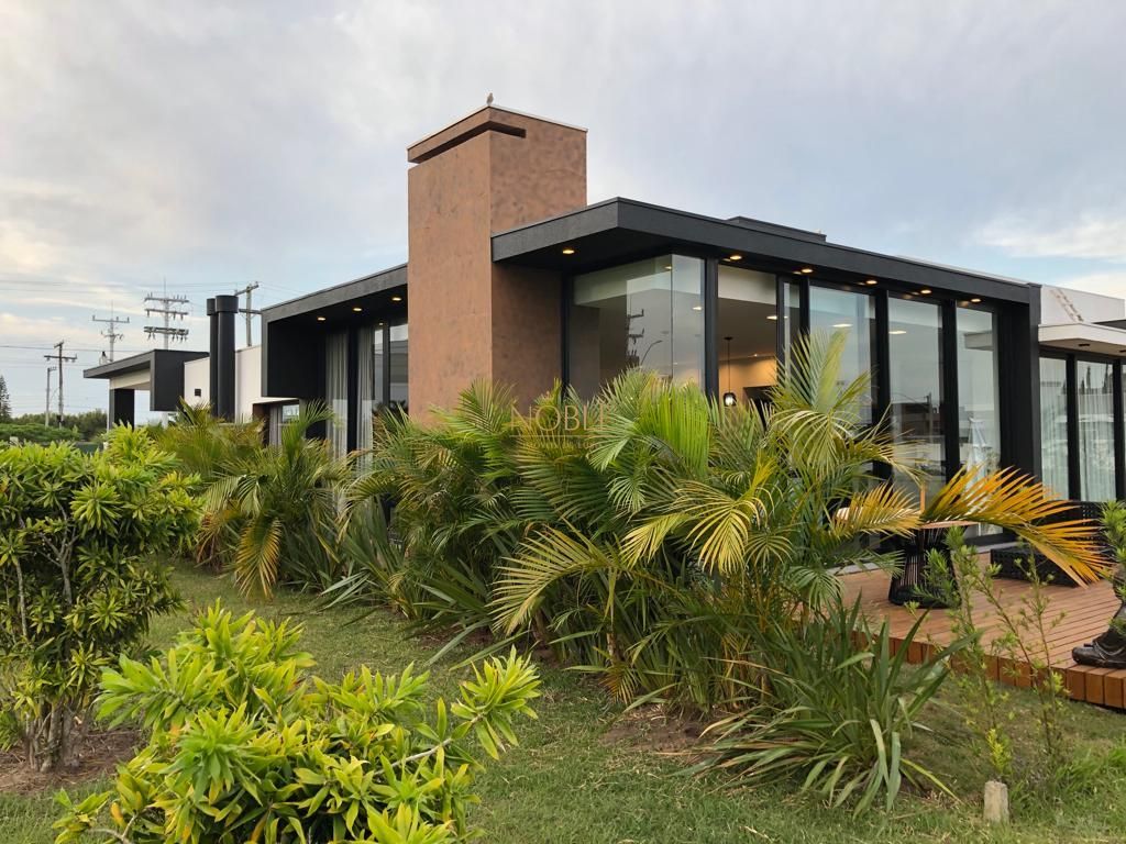 Casa de Condomínio com 275m², 3 dormitórios, 3 suítes, 2 vagas no Ocean Side em Torres para Comprar