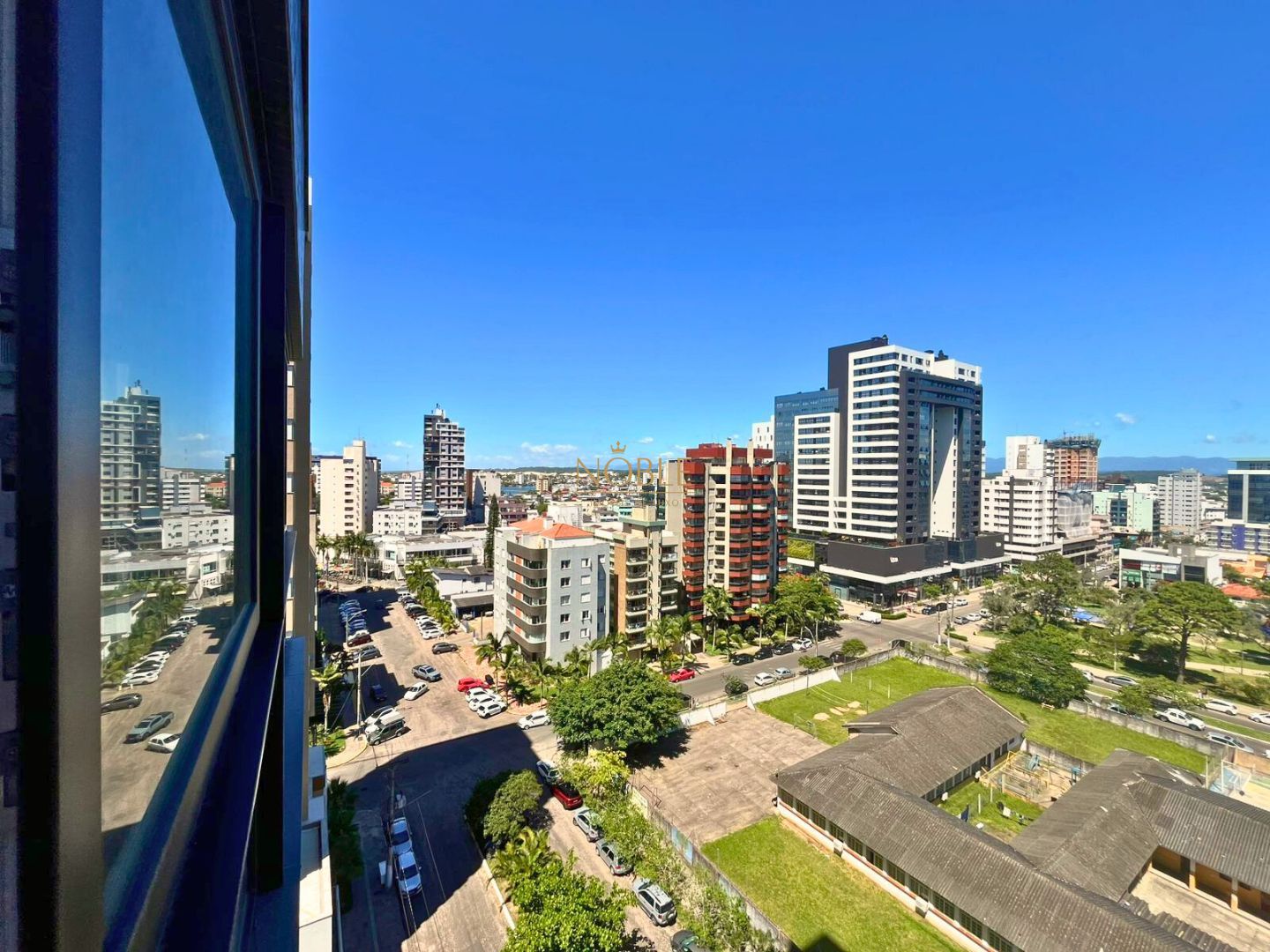 Apartamento com 102m², 3 dormitórios, 1 suíte, 2 vagas no Maui Residencial em Torres para Comprar