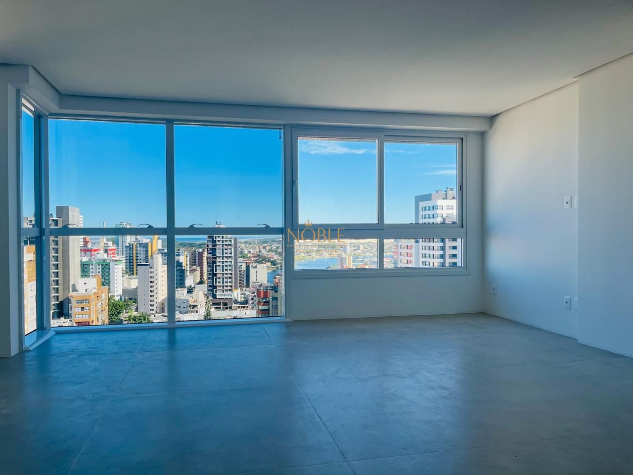 Apartamento com 110m², 3 dormitórios, 3 suítes, 2 vagas no Montalcino em Torres para Comprar