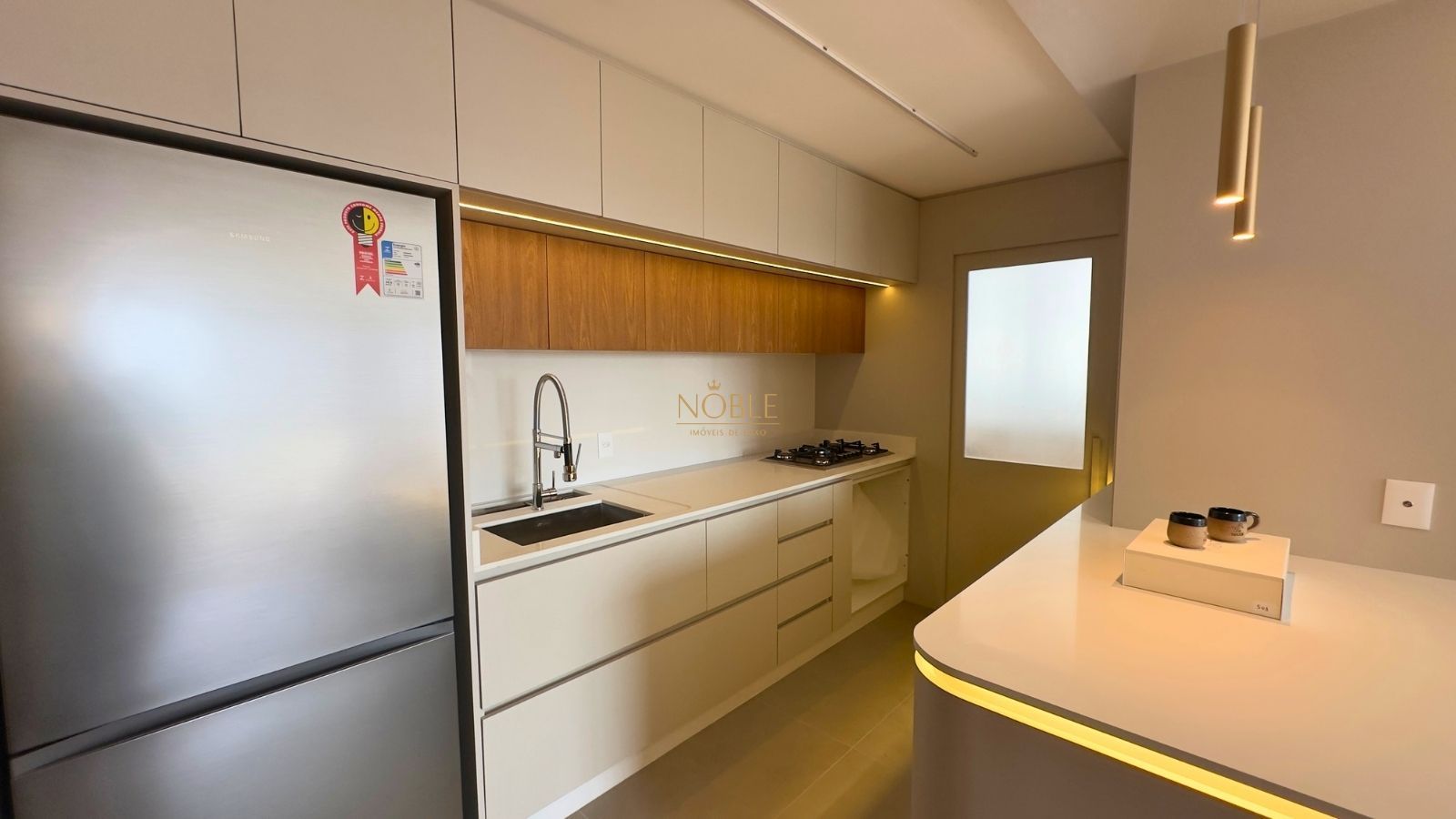 Apartamento à Venda com 2 quartos, 3 banheiros, 1 vaga e 93m² por R$ 1.380.000 — foto 4