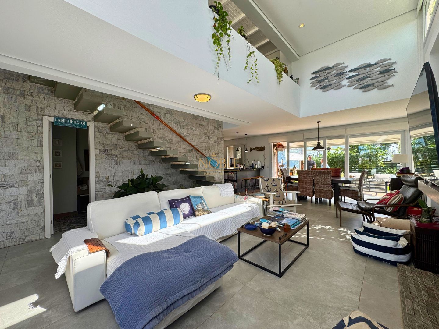 Casa de Condomínio com 280m², 4 dormitórios, 4 suítes, 4 vagas no Ocean Side em Torres para Comprar