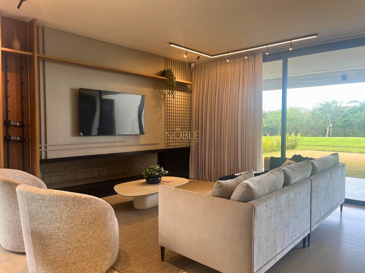 Casa de Condomínio com 368m², 4 dormitórios, 4 suítes, 2 vagas no Reserva das Águas em Torres para Comprar