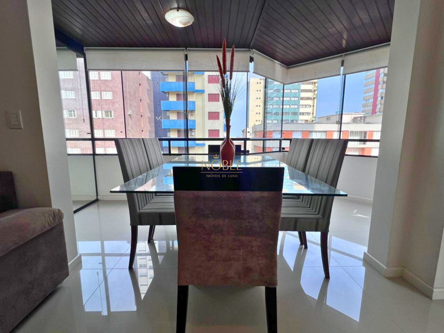 Apartamento com 101m², 2 dormitórios, 1 suíte, 1 vaga no Residencial Bahamas em Torres para Comprar