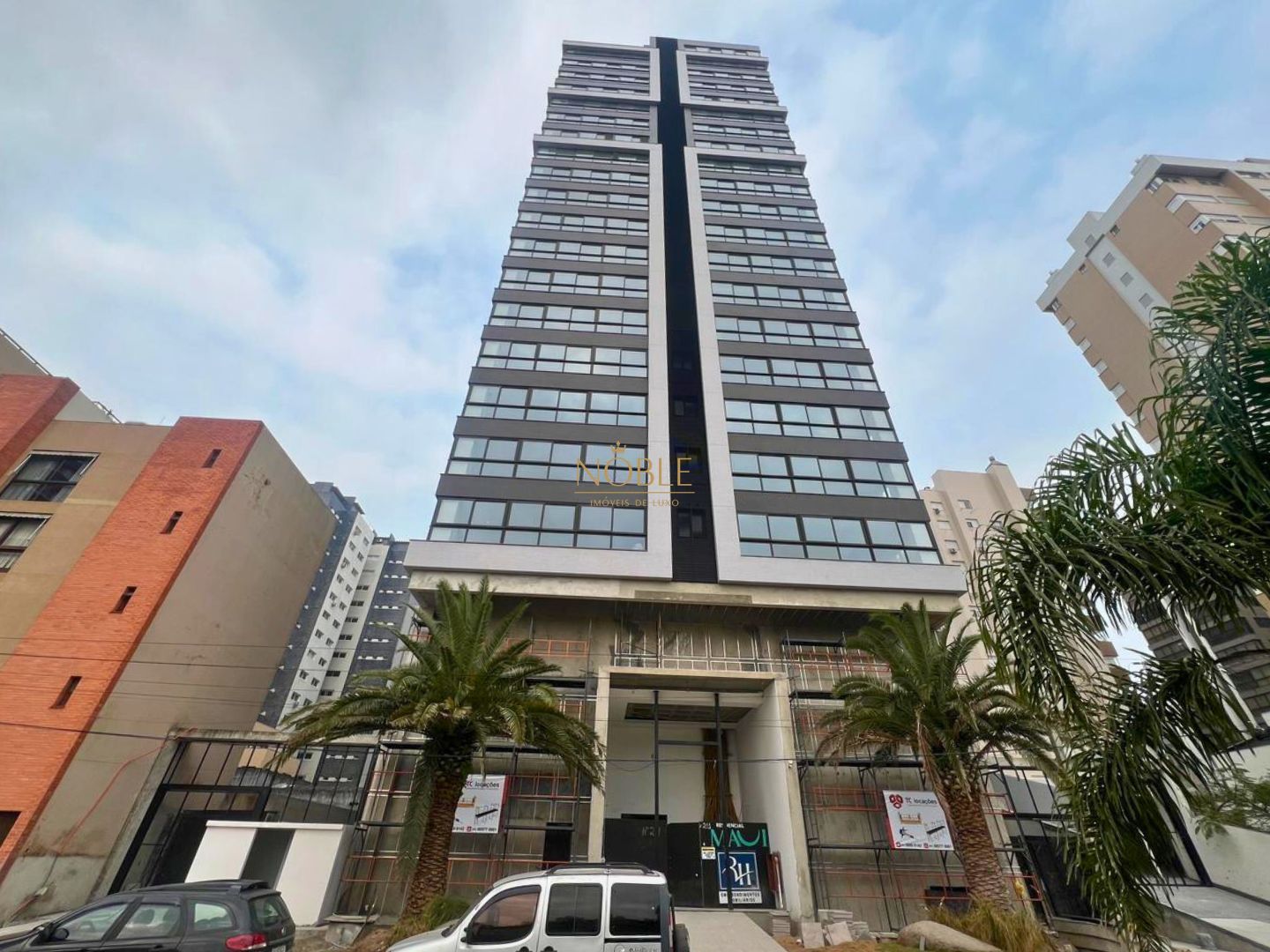Apartamento com 90m², 2 dormitórios, 2 suítes, 1 vaga no Maui Residencial em Torres para Comprar