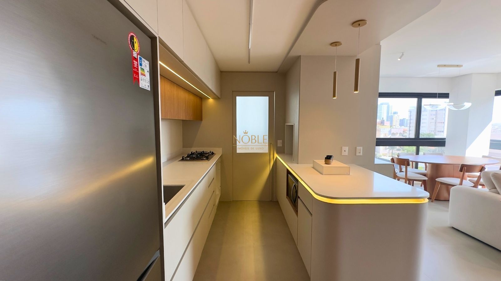 Apartamento à Venda com 2 quartos, 3 banheiros, 1 vaga e 93m² por R$ 1.380.000 — foto 2