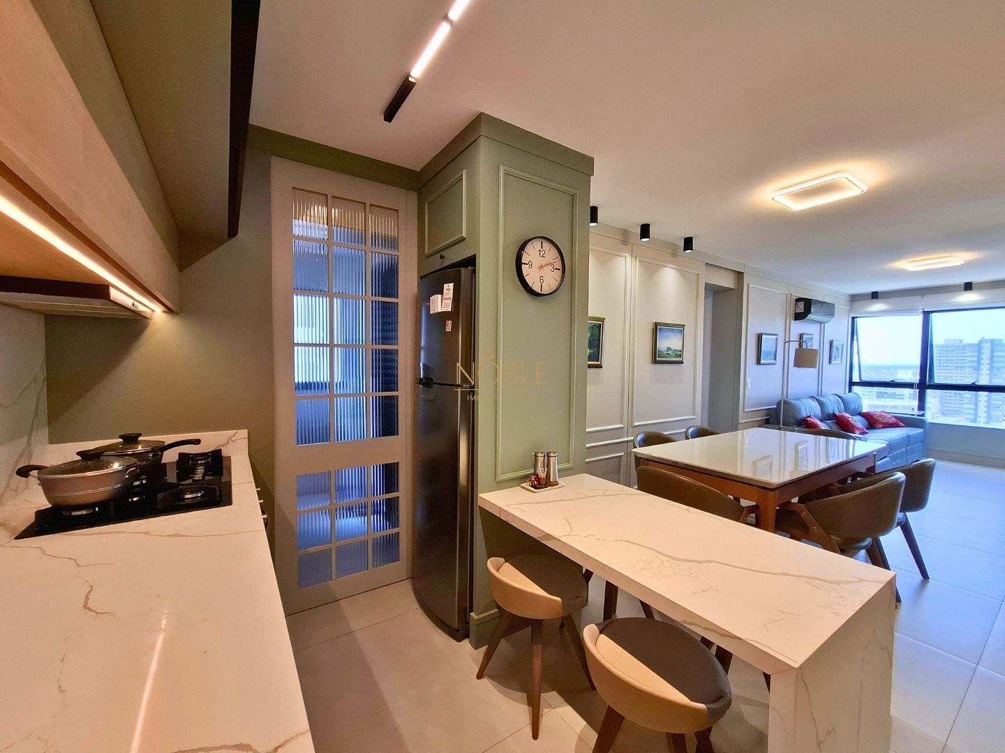 Apartamento com 76m², 2 dormitórios, 1 suíte, 2 vagas no Vesta em Torres para Comprar