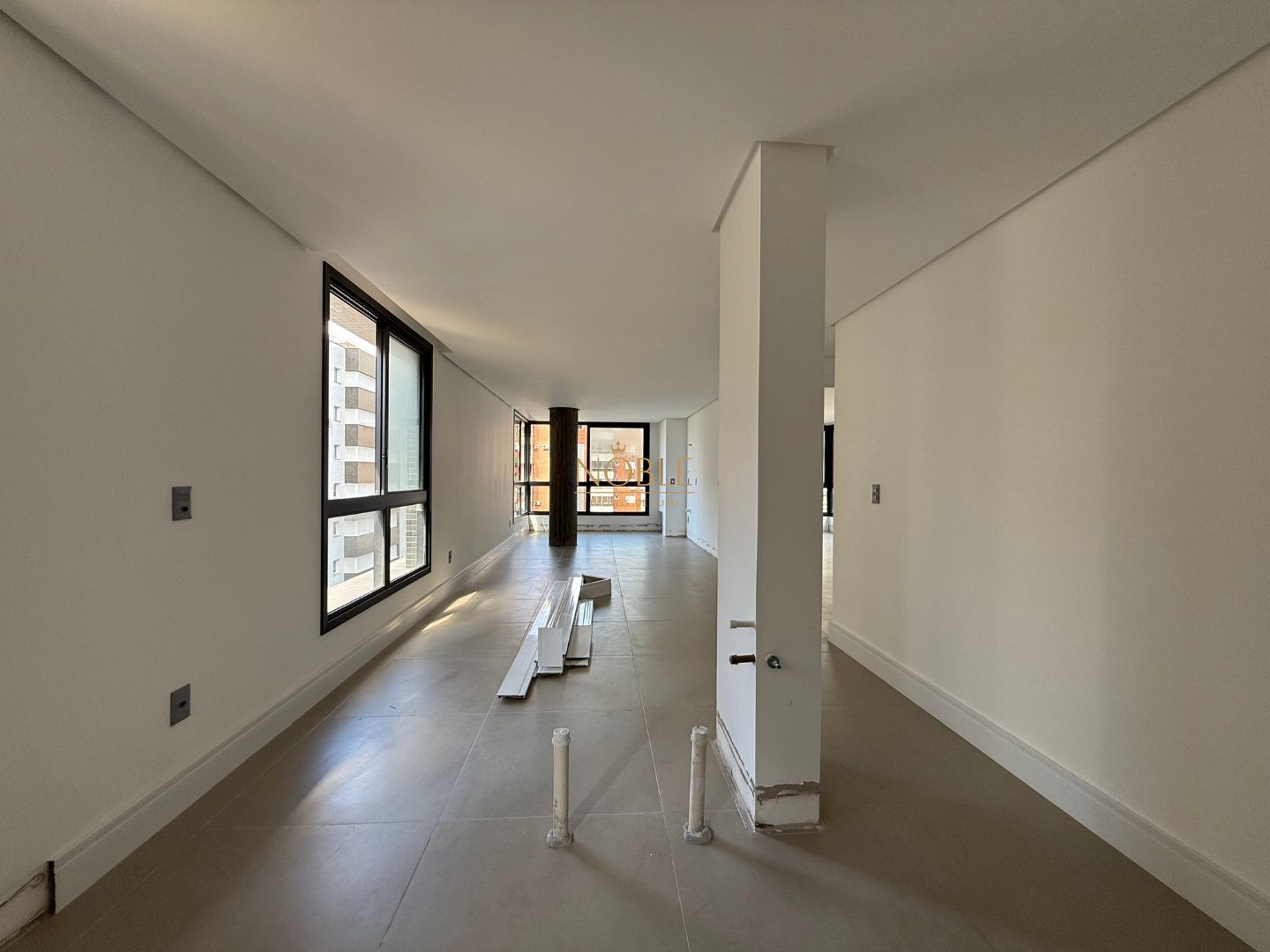 Apartamento com 98m², 2 dormitórios, 2 suítes, 1 vaga no Praça Quatro em Torres para Comprar