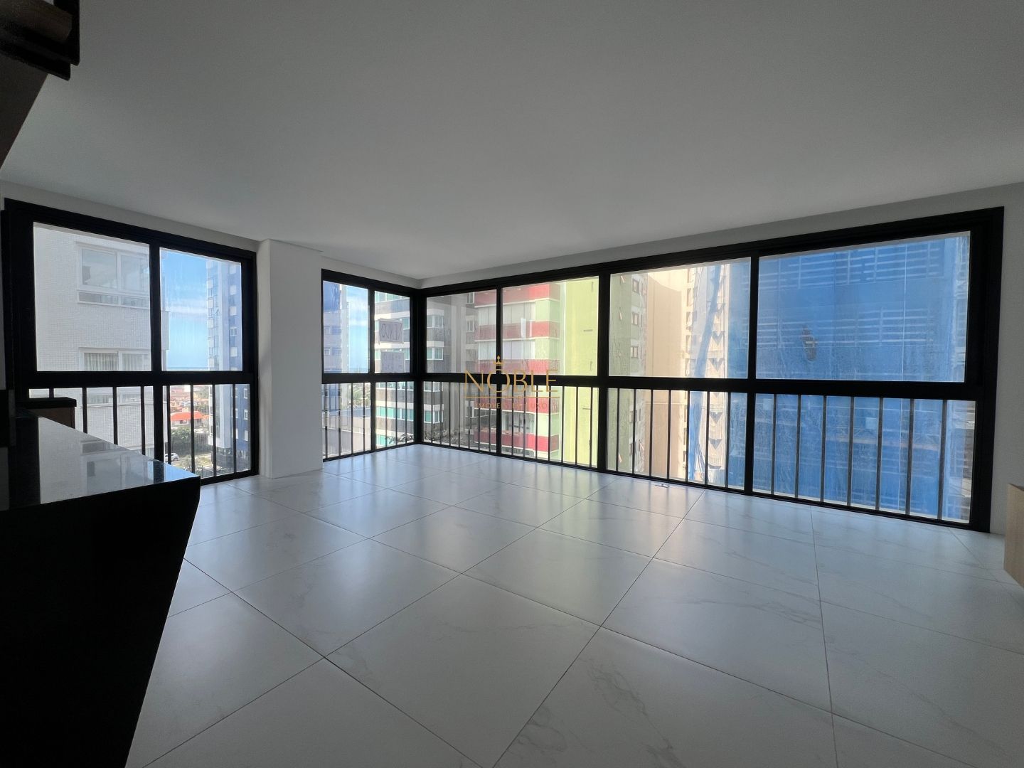 Apartamento com 110m², 3 dormitórios, 1 suíte, 2 vagas no LONDON em Torres para Comprar