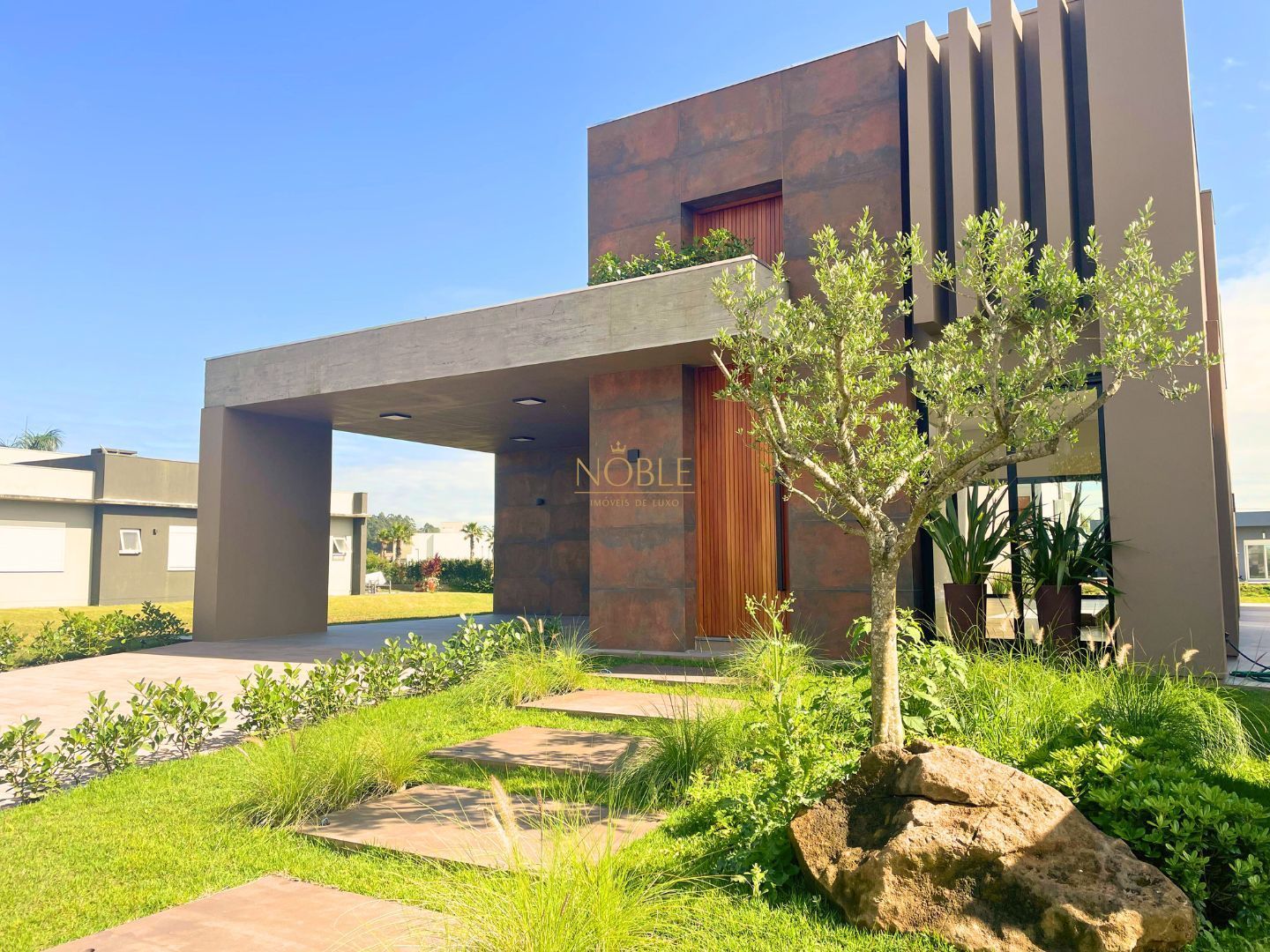 Casa de Condomínio com 192m², 3 dormitórios, 3 suítes, 2 vagas no Reserva das Águas em Torres para Comprar