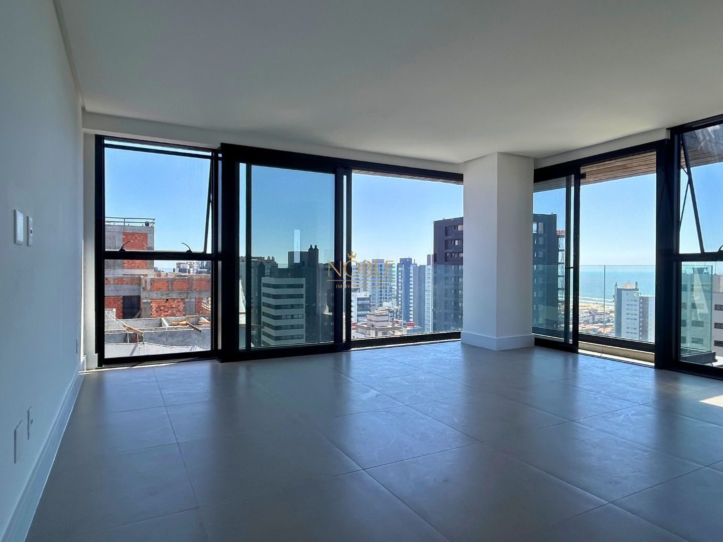 Apartamento com 109m², 3 dormitórios, 1 suíte, 2 vagas no Urban em Torres para Comprar