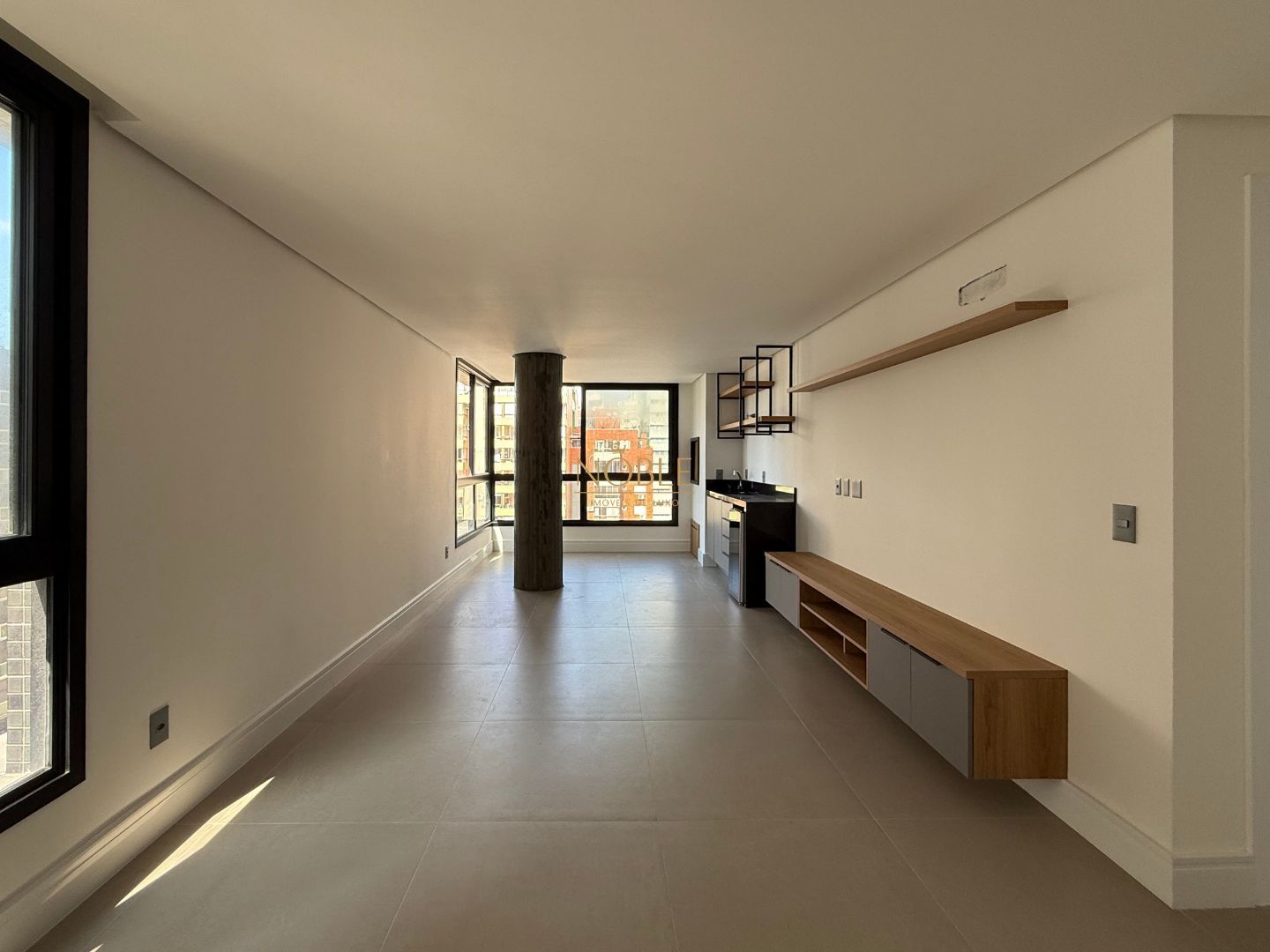 Apartamento com 98m², 2 dormitórios, 2 suítes, 2 vagas no Praça Quatro em Torres para Comprar