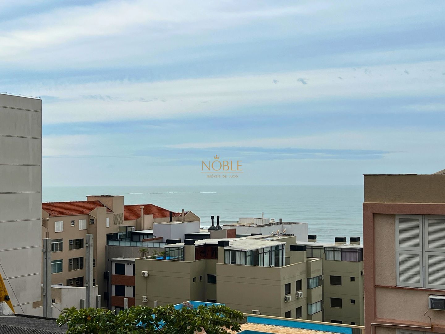 Apartamento com 112m², 3 dormitórios, 3 suítes, 2 vagas no La Vistara em Torres para Comprar