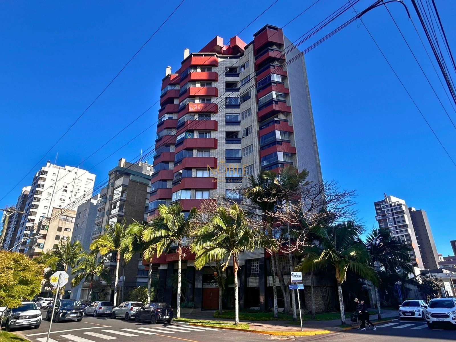 Apartamento com 144m², 3 dormitórios, 1 suíte, 2 vagas no Mares do Sul em Torres para Comprar