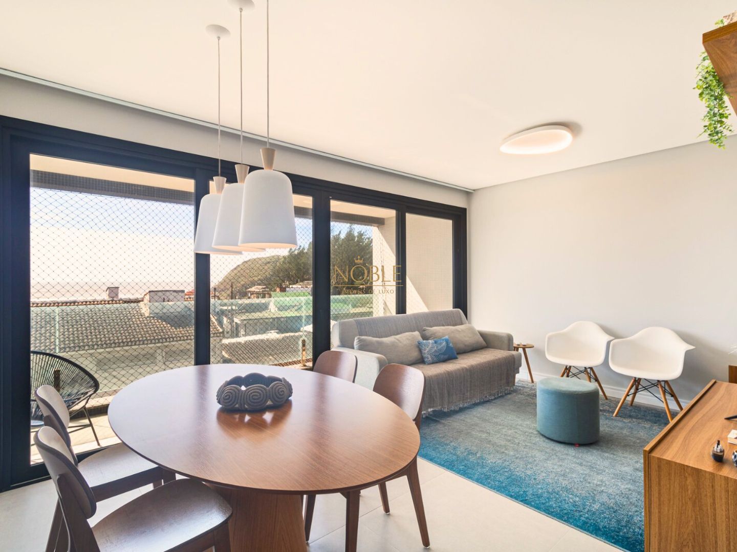 Apartamento com 82m², 2 dormitórios, 1 suíte, 1 vaga no Essenza em Torres para Comprar