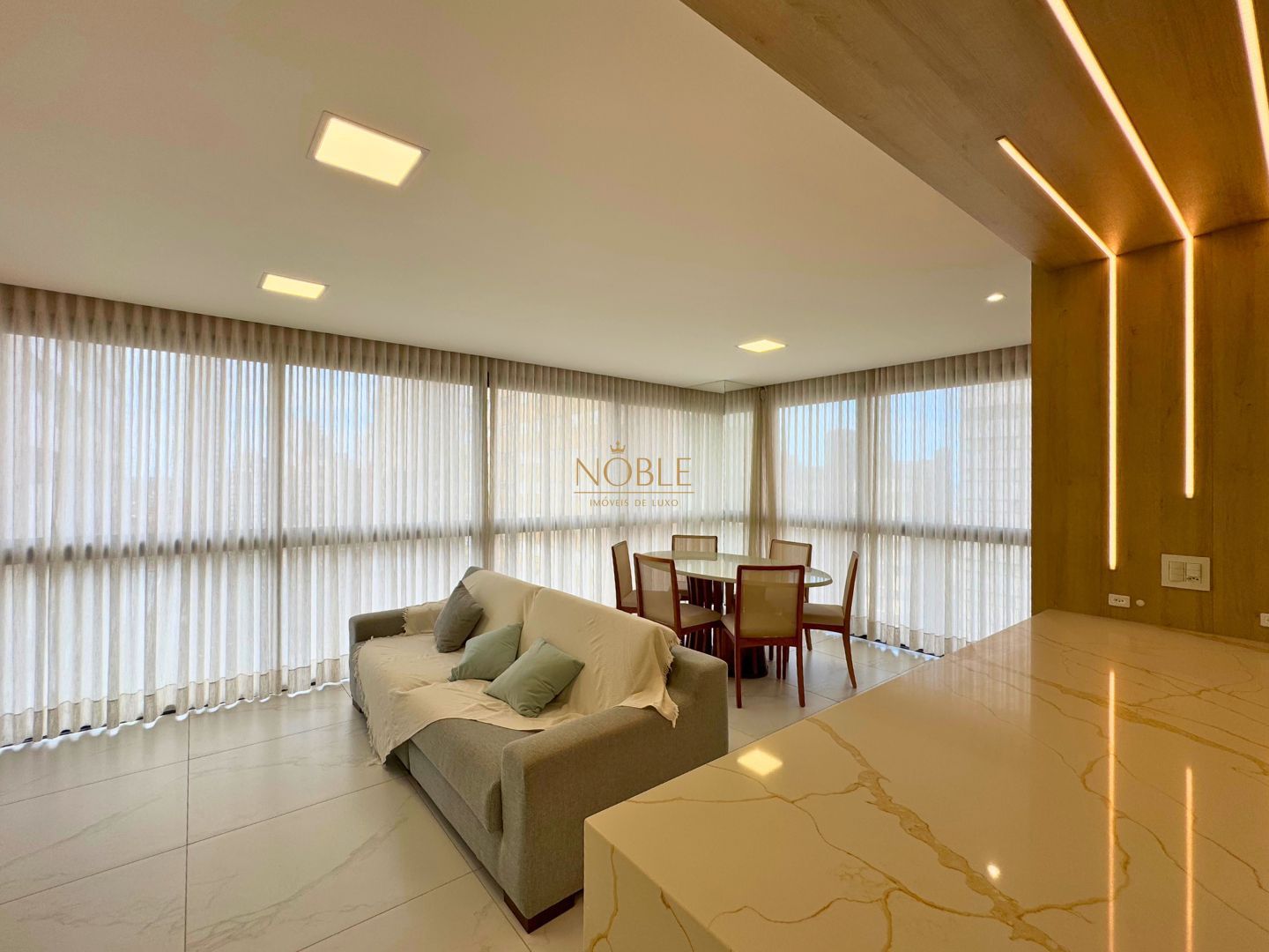 Apartamento com 88m², 2 dormitórios, 2 suítes, 1 vaga no LONDON em Torres para Comprar