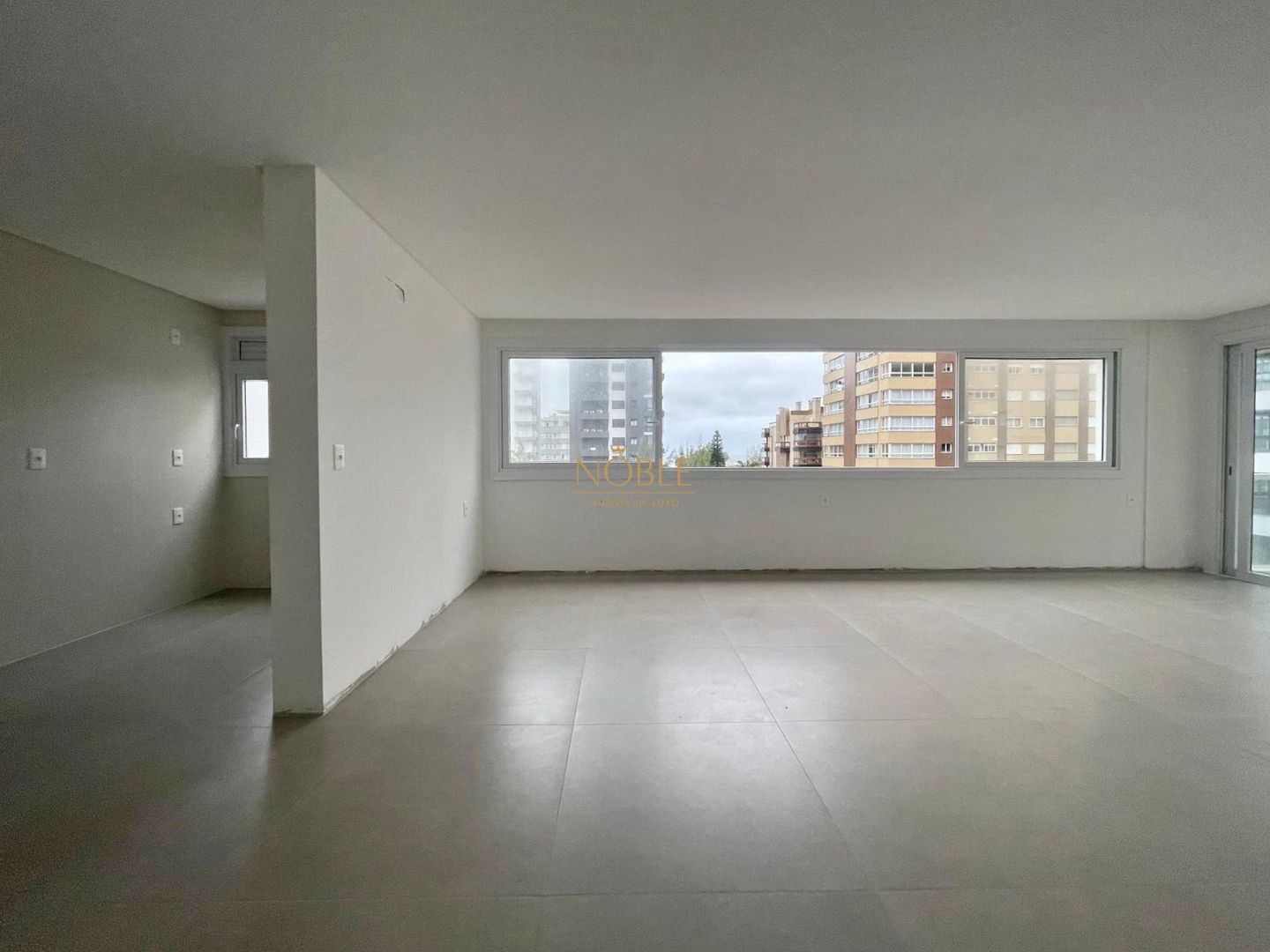 Apartamento com 139m², 3 dormitórios, 3 suítes, 2 vagas no Di milano em Torres para Comprar