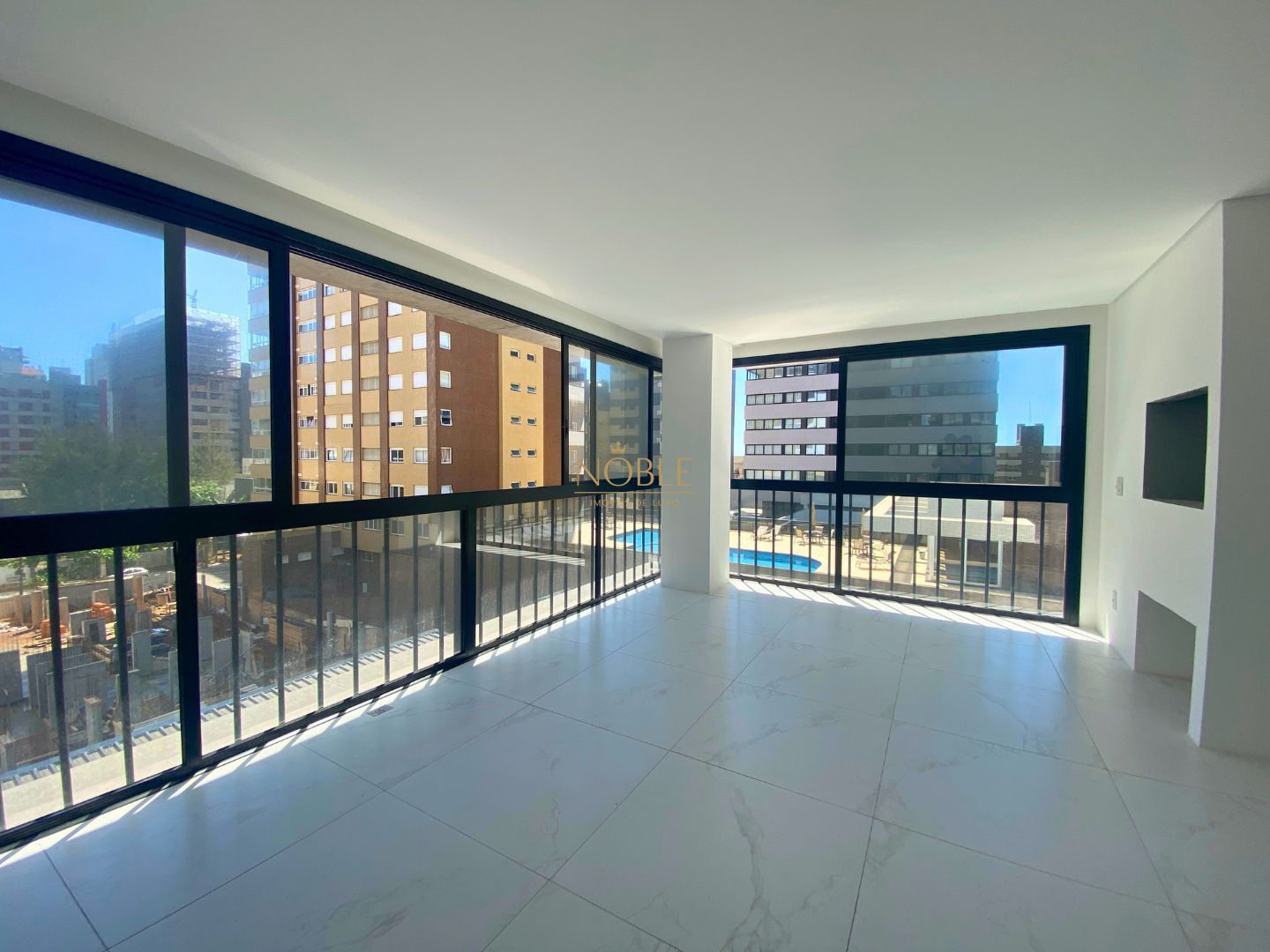 Apartamento com 88m², 2 dormitórios, 1 suíte, 2 vagas no LONDON em Torres para Comprar