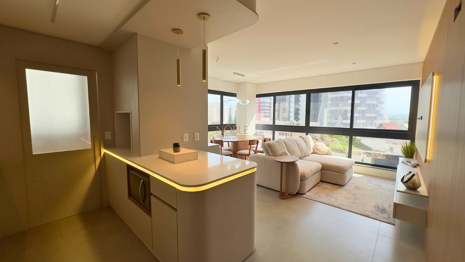 Apartamento à Venda com 2 quartos, 93m²
