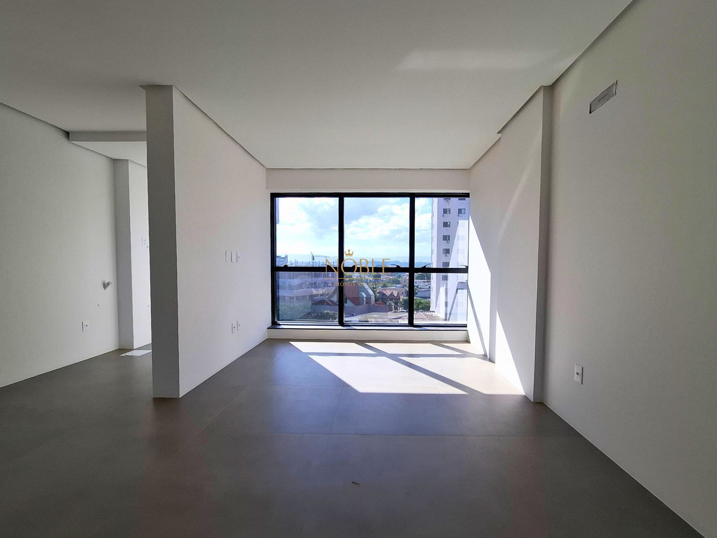 Apartamento com 78m², 2 dormitórios, 2 suítes, 1 vaga no Rosa dos Ventos em Torres para Comprar