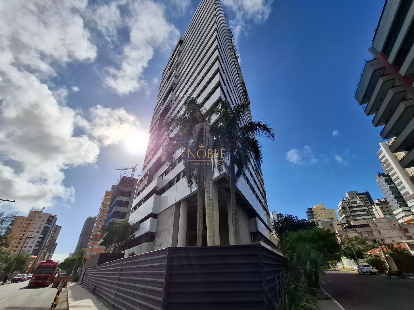 Apartamento com 118m², 3 dormitórios, 2 suítes, 2 vagas no Punta Del Sole em Torres para Comprar