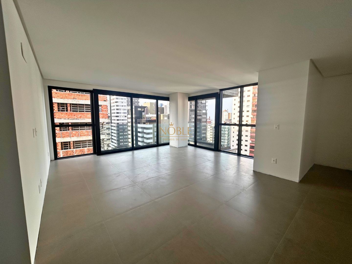 Apartamento com 109m², 3 dormitórios, 1 suíte, 2 vagas no Urban em Torres para Comprar