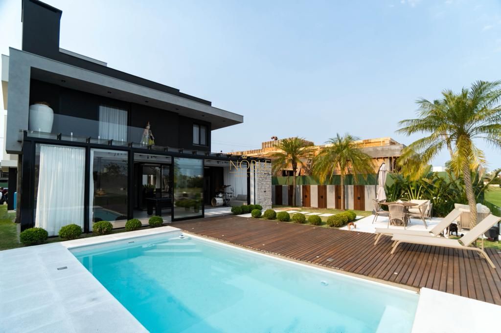 Casa de Condomínio com 373m², 3 dormitórios, 3 suítes, 2 vagas no Reserva das Águas em Torres para Comprar