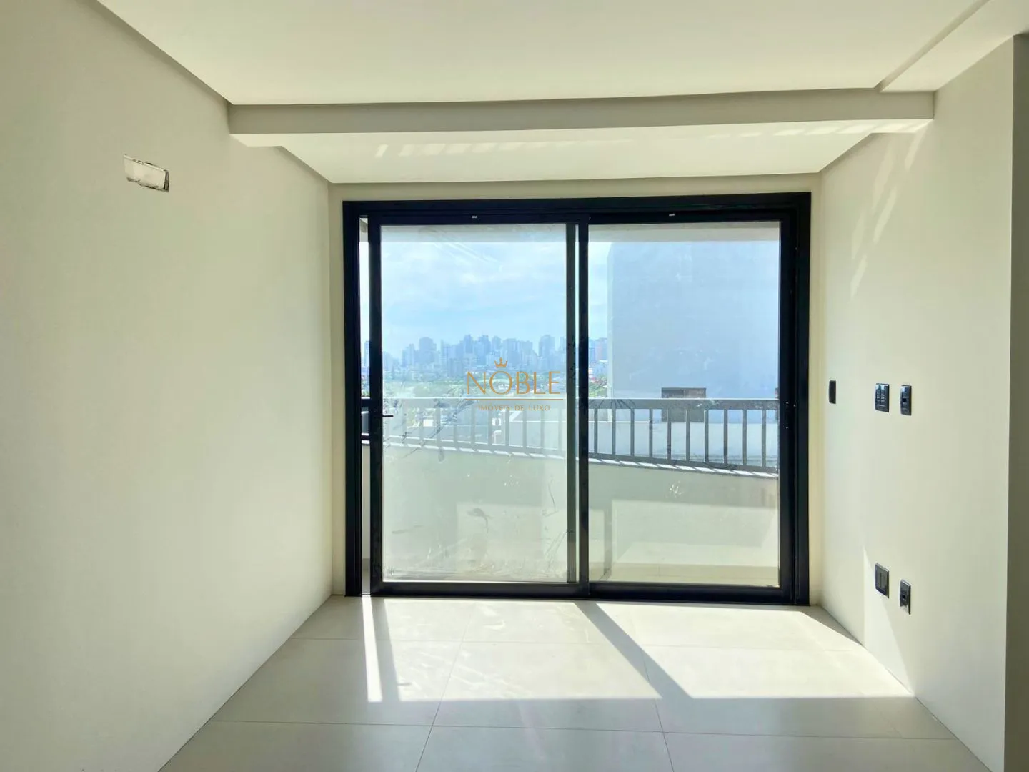 Apartamento com 67m², 2 dormitórios, 1 vaga no Majestic Residencial em Torres para Comprar