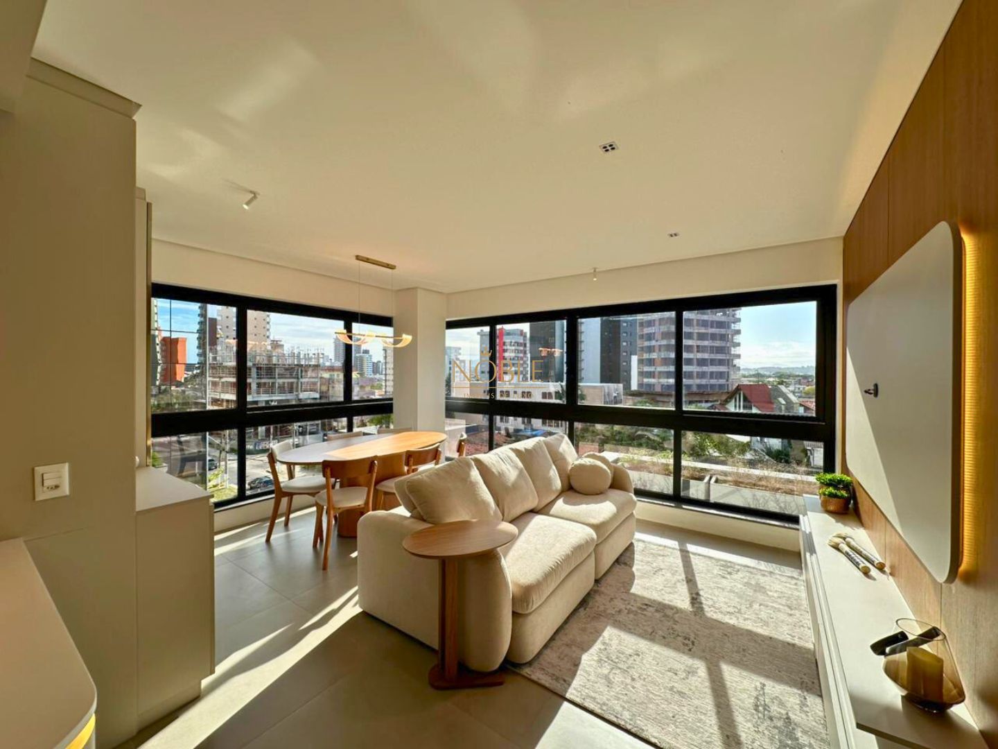 Apartamento com 92m², 2 dormitórios, 2 suítes, 1 vaga no Rosa dos Ventos em Torres para Comprar