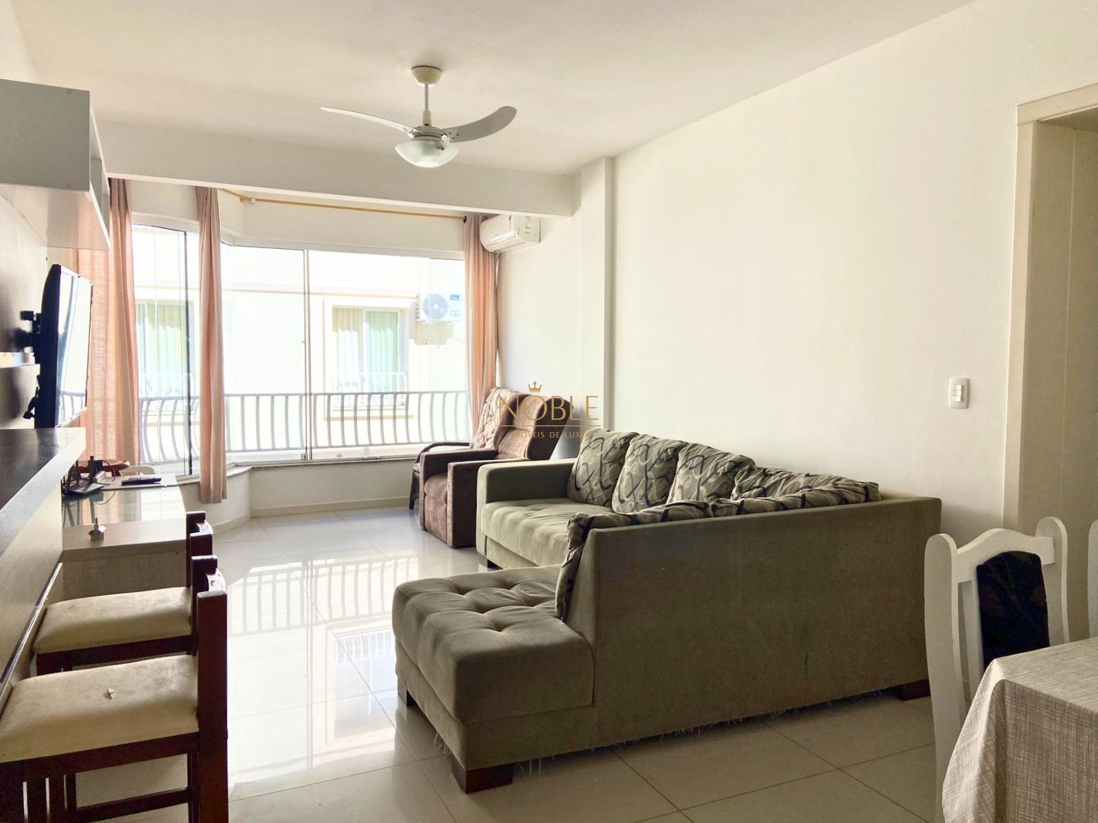 Apartamento com 88m², 2 dormitórios, 1 suíte, 1 vaga no Villa Real em Torres para Comprar