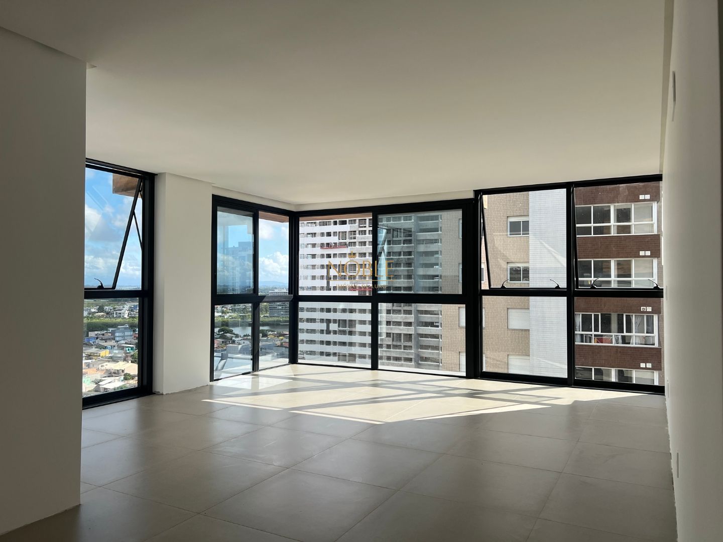 Apartamento com 97m², 2 dormitórios, 2 suítes, 2 vagas no Origem em Torres para Comprar